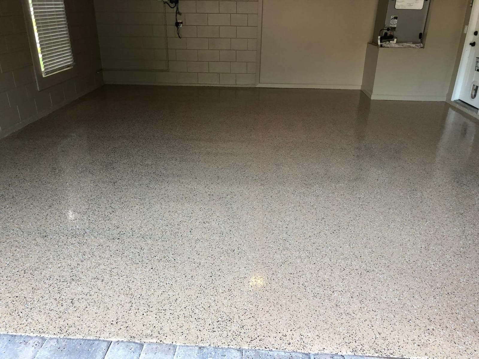 Rust-Oleum RockSolid Garage Floor Coating Kit, Gray, 2.5 Car Kit customer photo 1