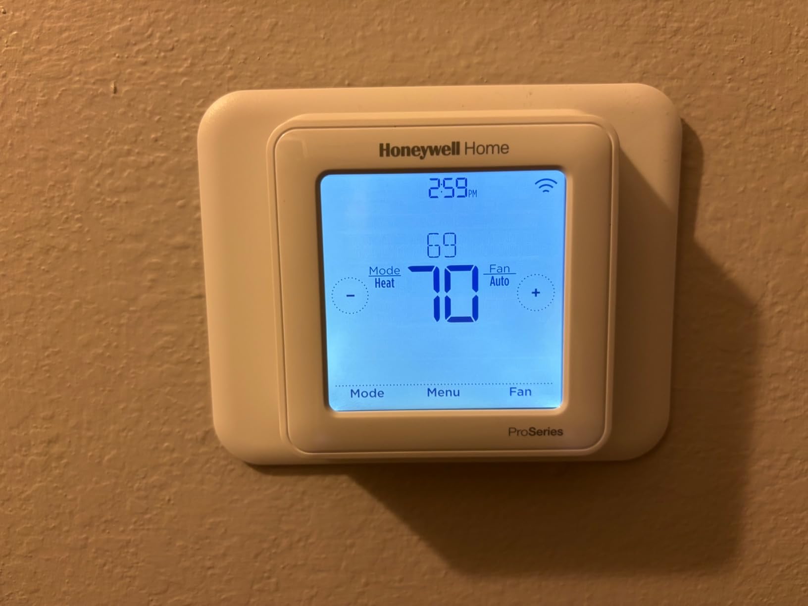 Honeywell TH6220WF2006/U Lyric T6 Pro Wi-Fi Programmable Thermostat with Stages Up to 2 Heat/1 Cool Heat Pump or 2 Heat/2 Cool Conventional customer photo 1