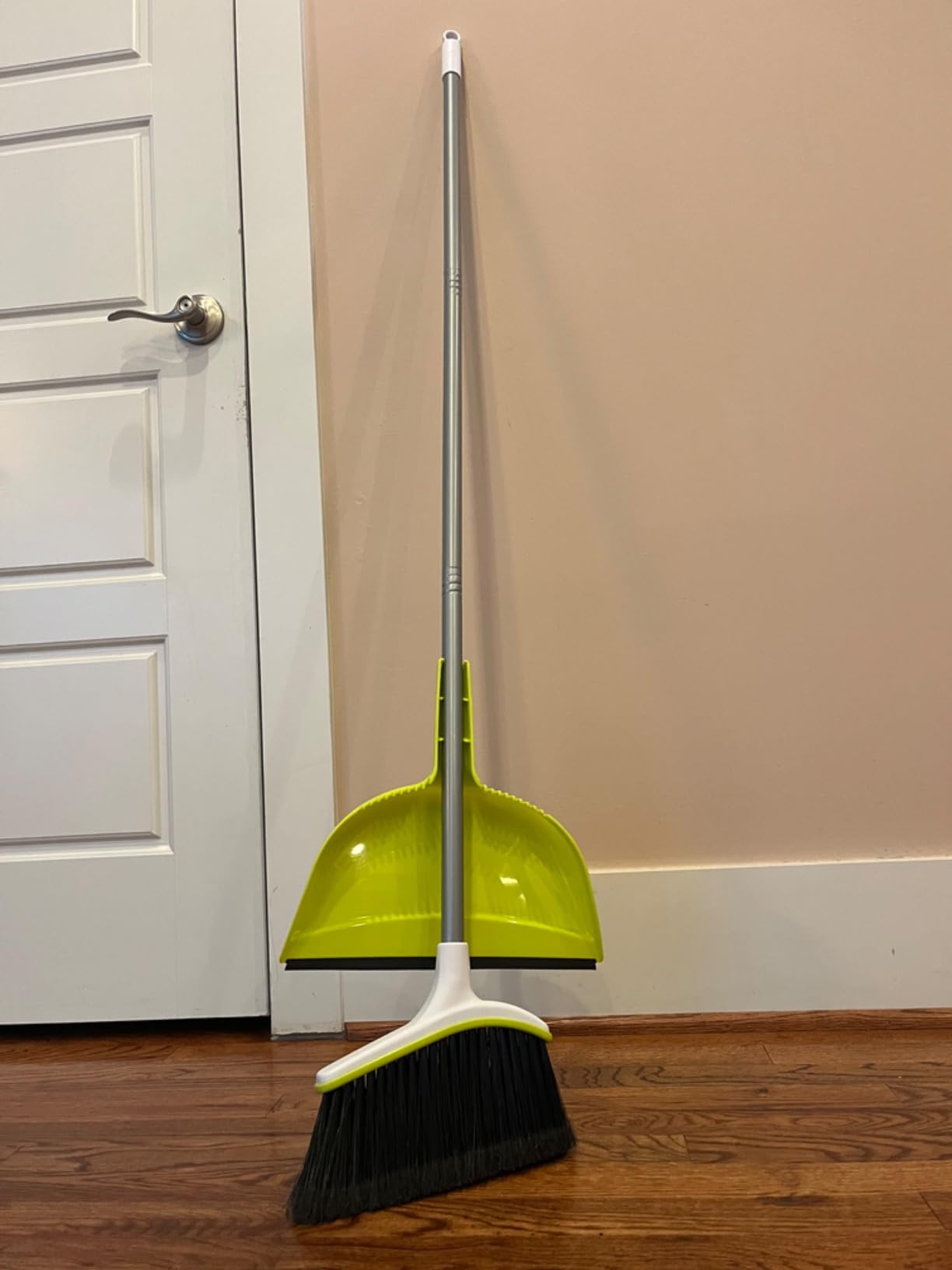 Casabella Basics 2-Piece Angled Broom and Dustpan Set, 44