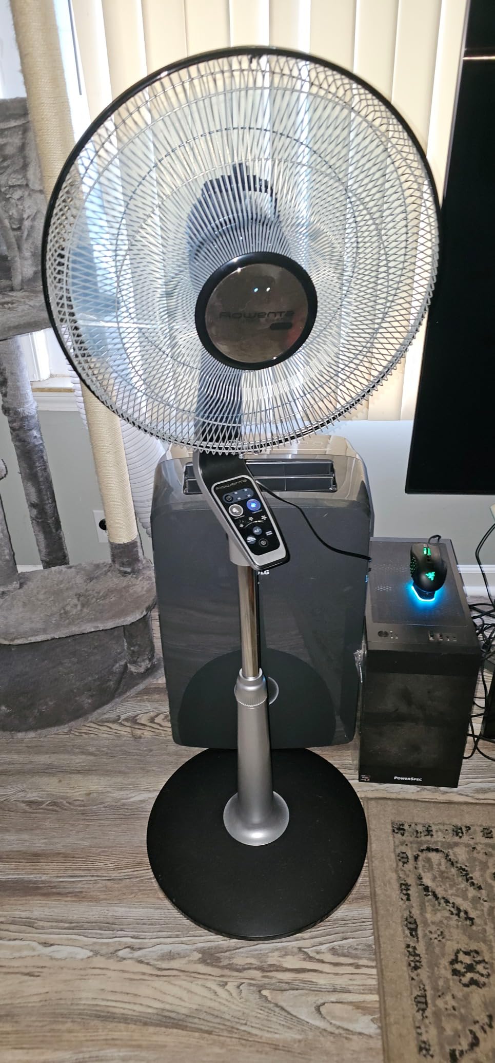 Rowenta Pedestal Fan, 53 Inches, Ultra Quiet Oscillating Fan for Bedroom, Portable, 5 Speeds, Refresh Up to 23-Feet, Silver, Indoor, VU5670 customer photo 1
