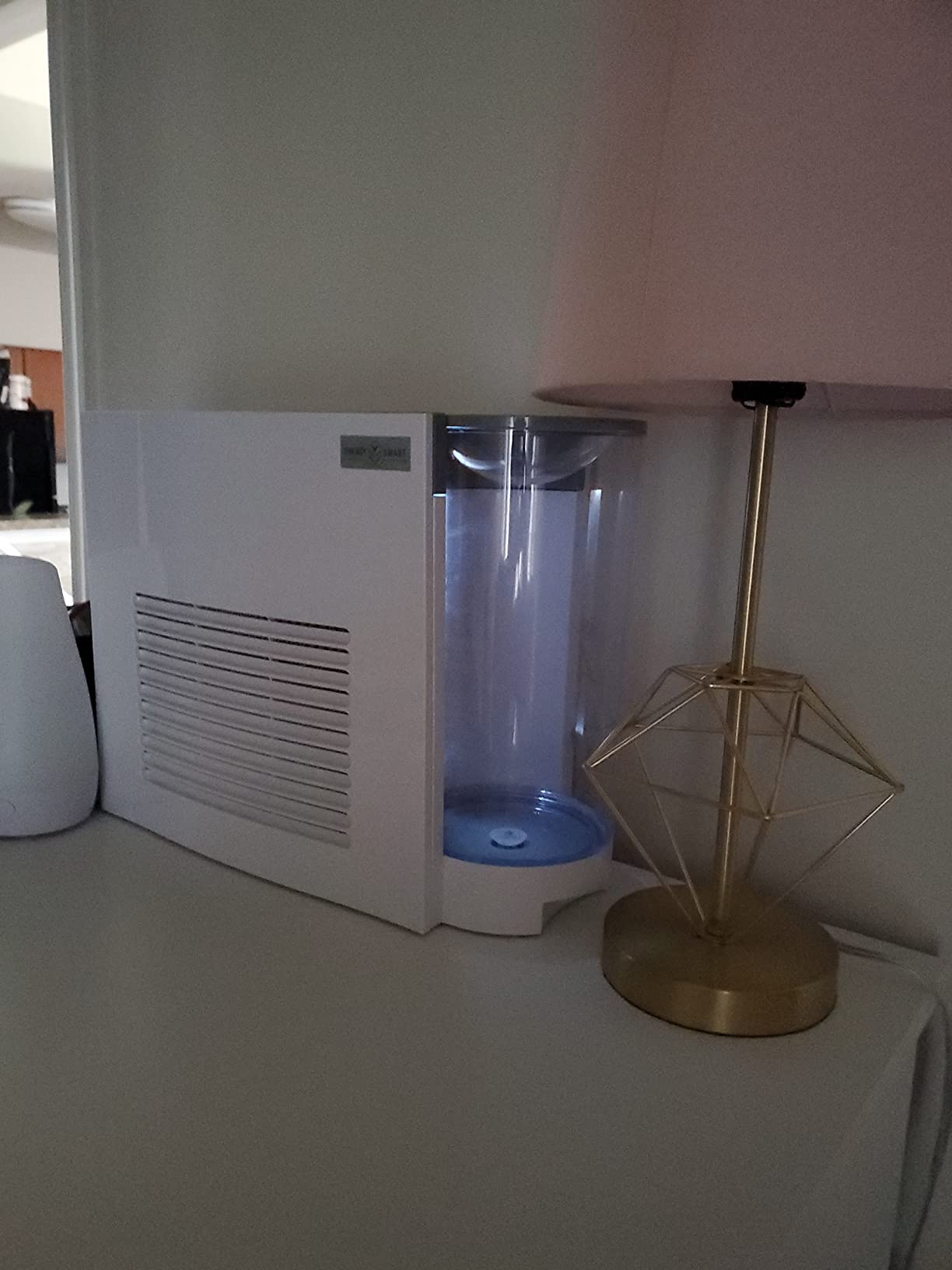 Vornado EVDC500 Energy Smart Evaporative Humidifier with 2 Gallon Dual Tank Capacity, LED Display, Automatic Shut-off, Electronic Humidistat, 4 Fan Speeds for Large Rooms up to 1000 sq ft customer photo 2