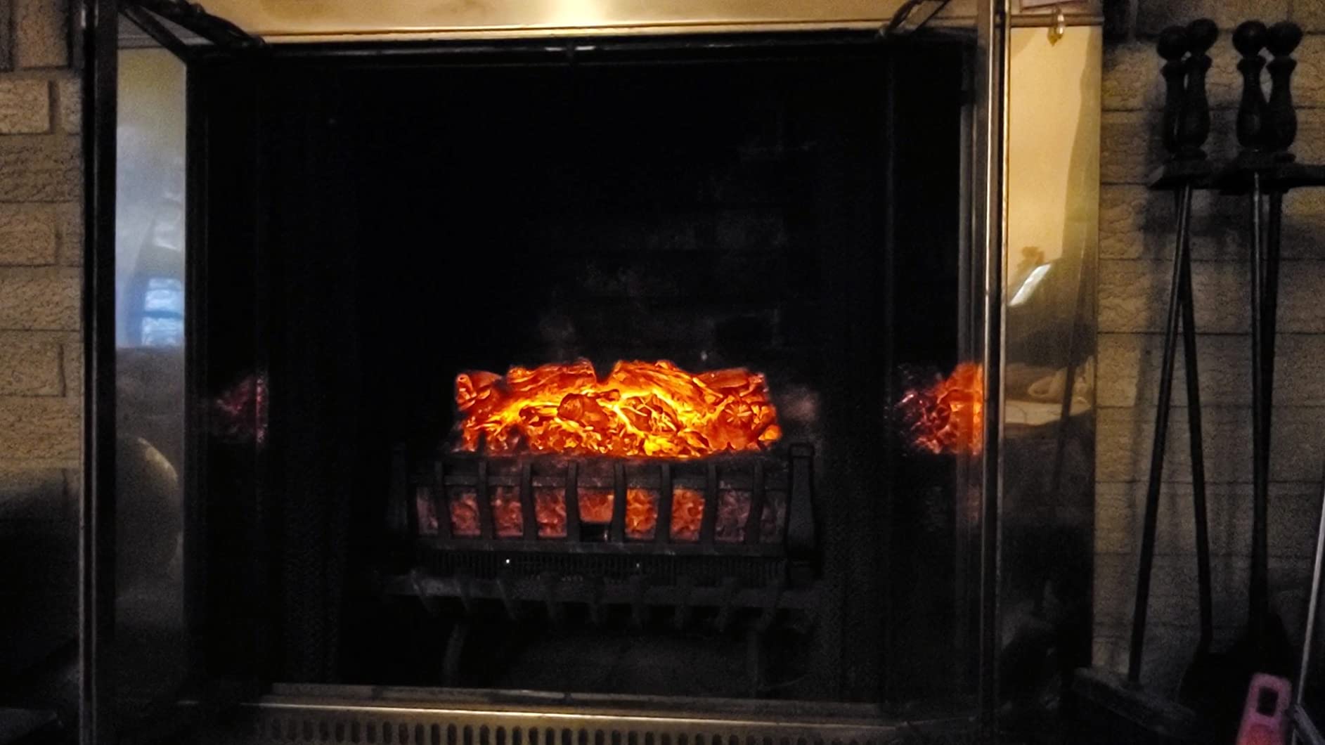 Comfort Glow ELCG251 Electric Log Heater Insert with Flame Projection 5,120 BTUs , Black customer photo 1