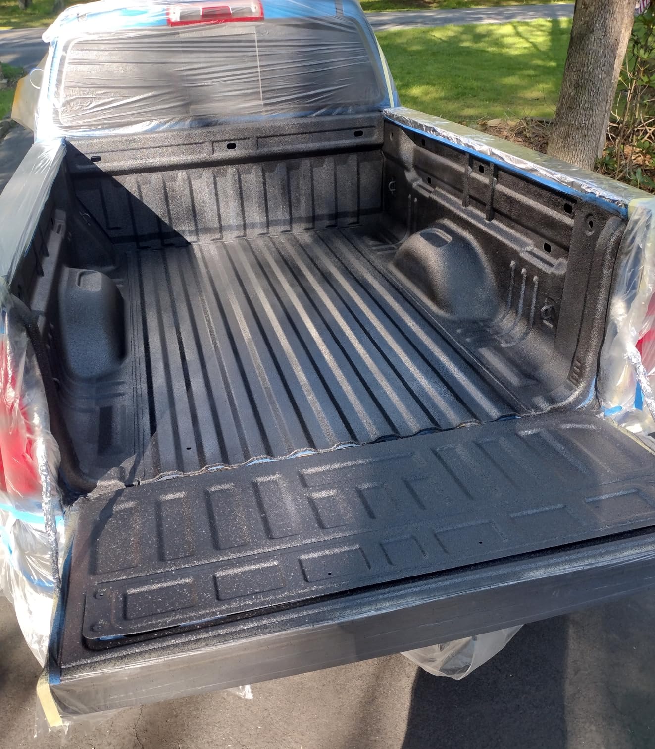 CUSTOM SHOP U-Pol Raptor Tintable Urethane Spray-On Truck Bed Liner Kit and Custom Coat Spray Gun with Regulator, 4 Quart Kit customer photo 2