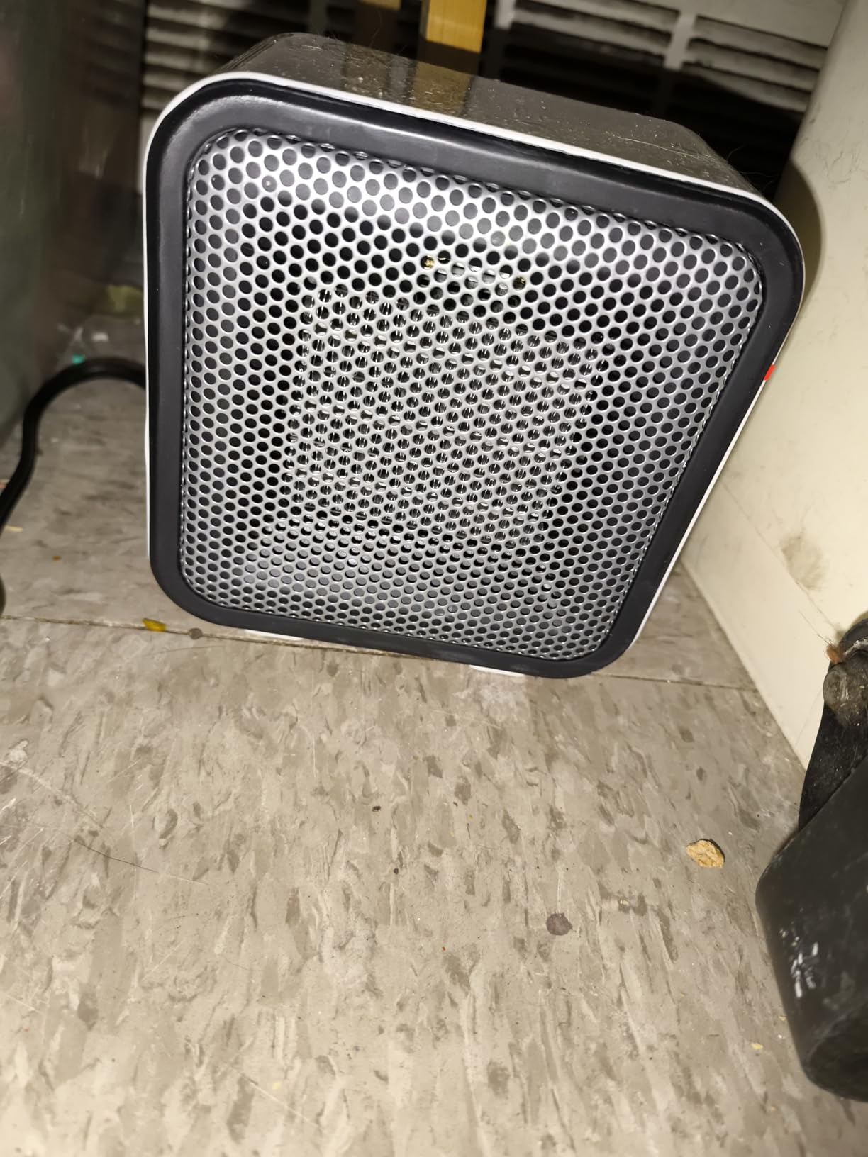 Amazon Basics Ceramic Space Heater, Portable Mini Heater for Office Desk, 500W, With Tip-Over Protection, Lightweight 1.4 lbs, White, 5.9