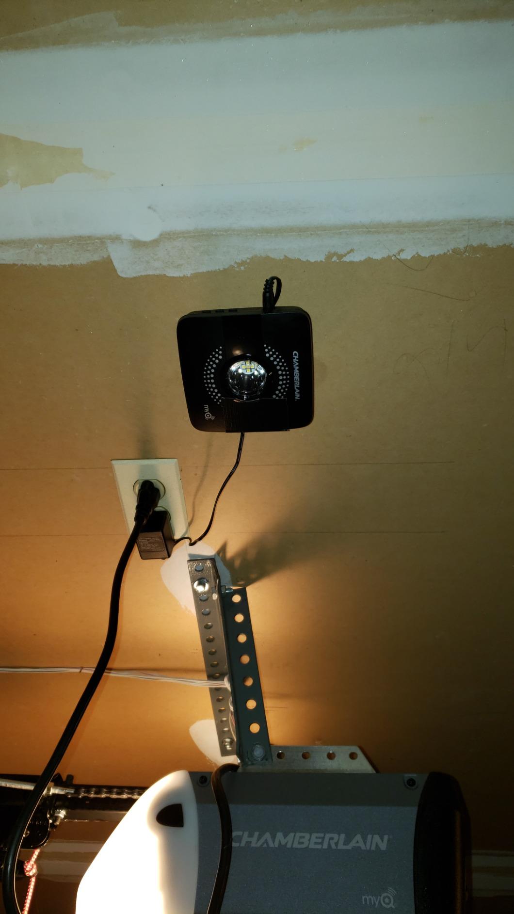 Chamberlain MyQ Smart Garage Hub - Wi-Fi enabled Garage Hub with Smartphone Control, Model MYQ-G0301, Old Version, Black customer photo 1