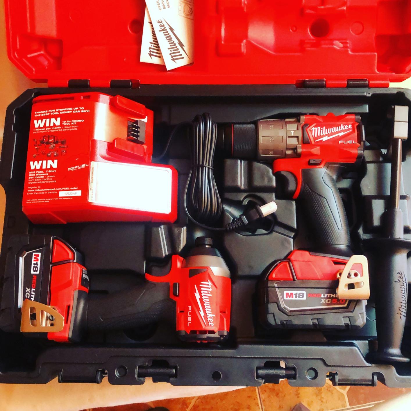 Milwaukee Electric Tools 2997-22 Hammer Drill/Impact Driver Kit customer photo 1