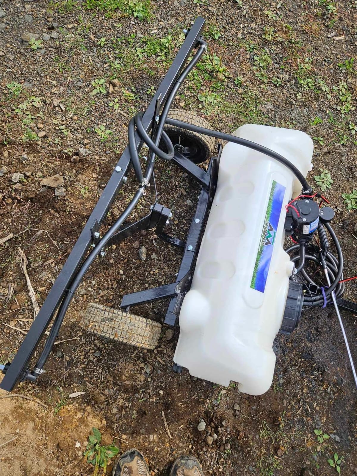Master Manufacturing SNO-11-015A-MM 15 Gallon Pull-Behind New Directional Trailer Broadcast & Spot Sprayer - 2Gpm, 7 Foot Coverage customer photo 1
