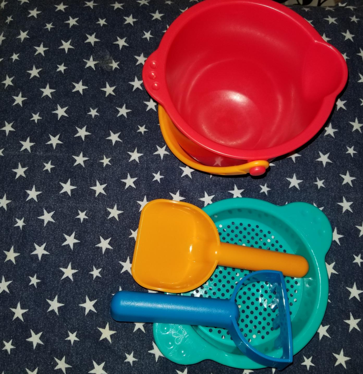 Hape Beach Basics Sand Toy Set Including Bucket Sifter, Rake, and Shovel Toys| Sand Toy Playset for Toddlers 18M+ customer photo 2