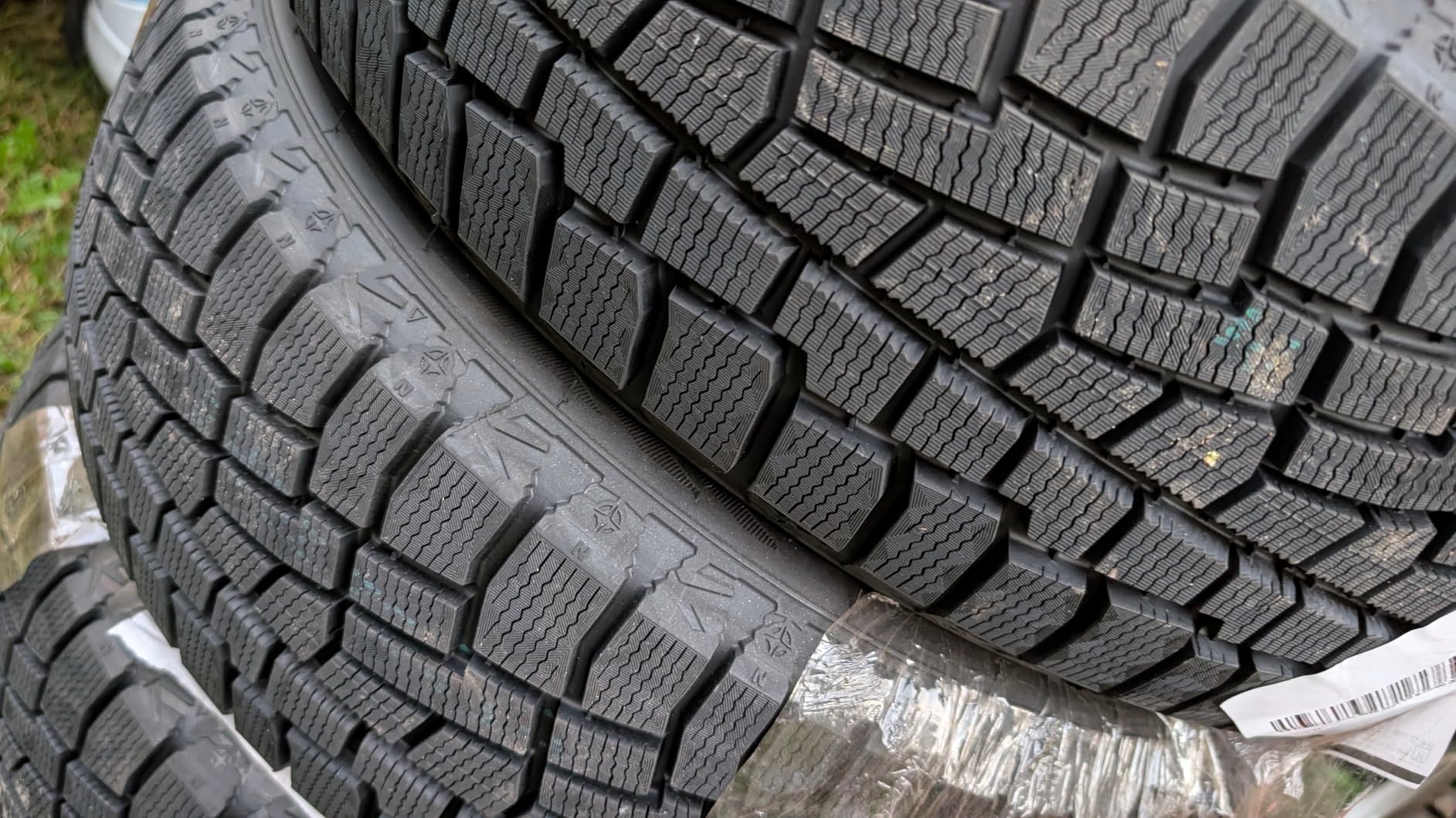 Cooper Discoverer True North Winter 235/65R17 104T Tire customer photo 1