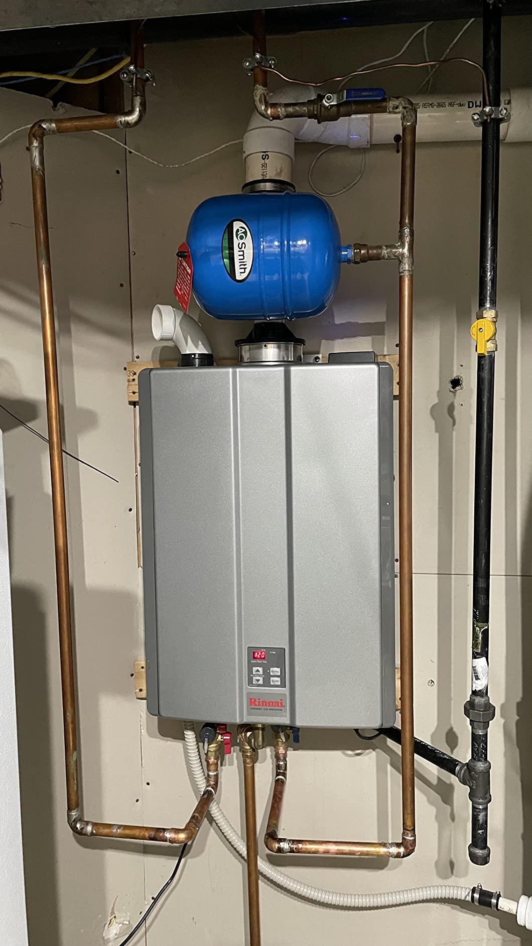 Rinnai RUR199iN Condensing Tankless Hot Water Heater, 11 GPM, Natural Gas, Indoor Installation customer photo 1