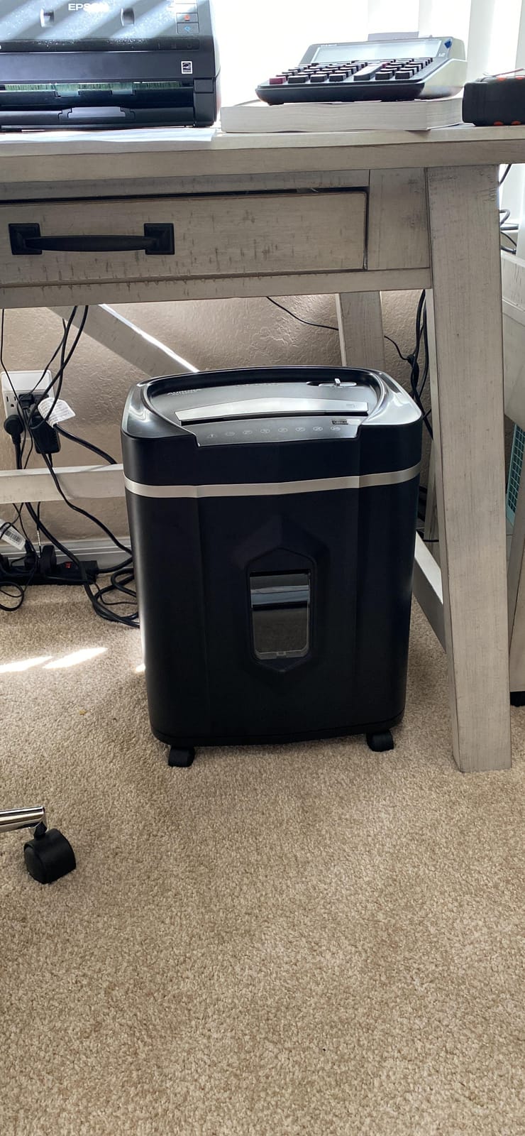Aurora AU1640XA Anti-Jam 16 Sheet Crosscut Paper/CD and Credit Card/ 5 Gal Pullout Basket Shredder, 30 Minutes Continuous Run Time customer photo 2