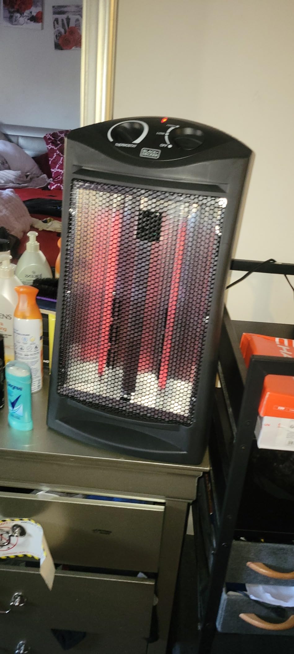 BLACK+DECKER Infrared Radiant Quartz Tower Heater, BHTI06, Black customer photo 1
