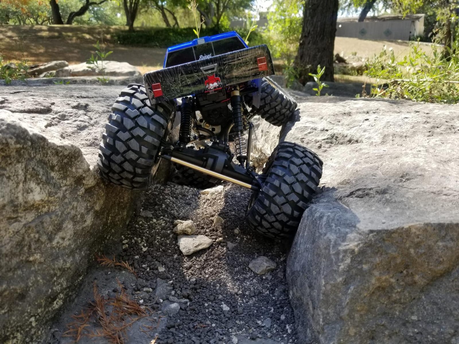 Redcat Racing Everest-10 Electric Rock Crawler with Waterproof Electronics, 2.4Ghz Radio Control (1/10 Scale), Blue/Black customer photo 1