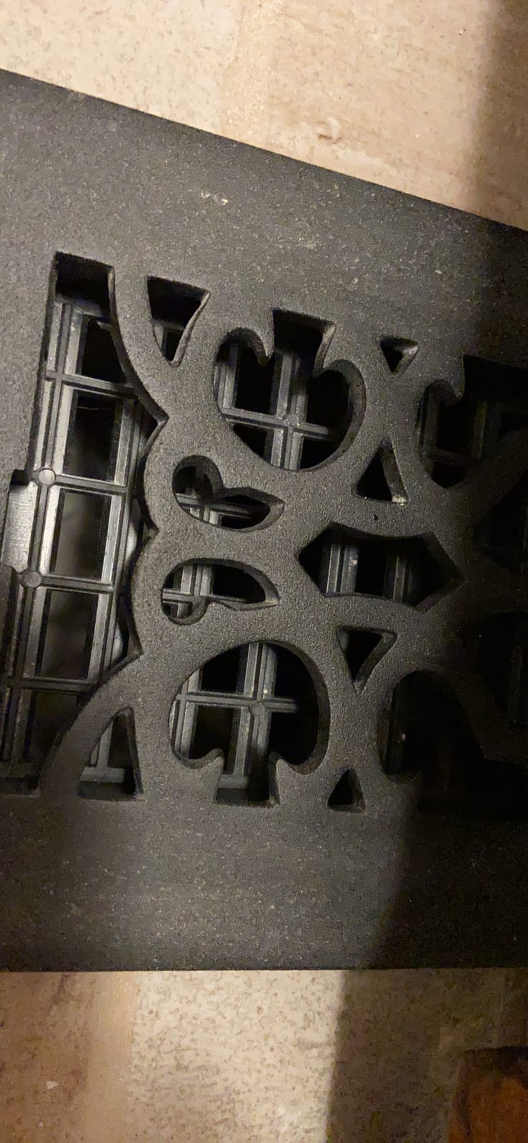Decor Grates AC408-BLK Victorian Floor Register 4 x 8 Inches Cast Iron Black customer photo 1