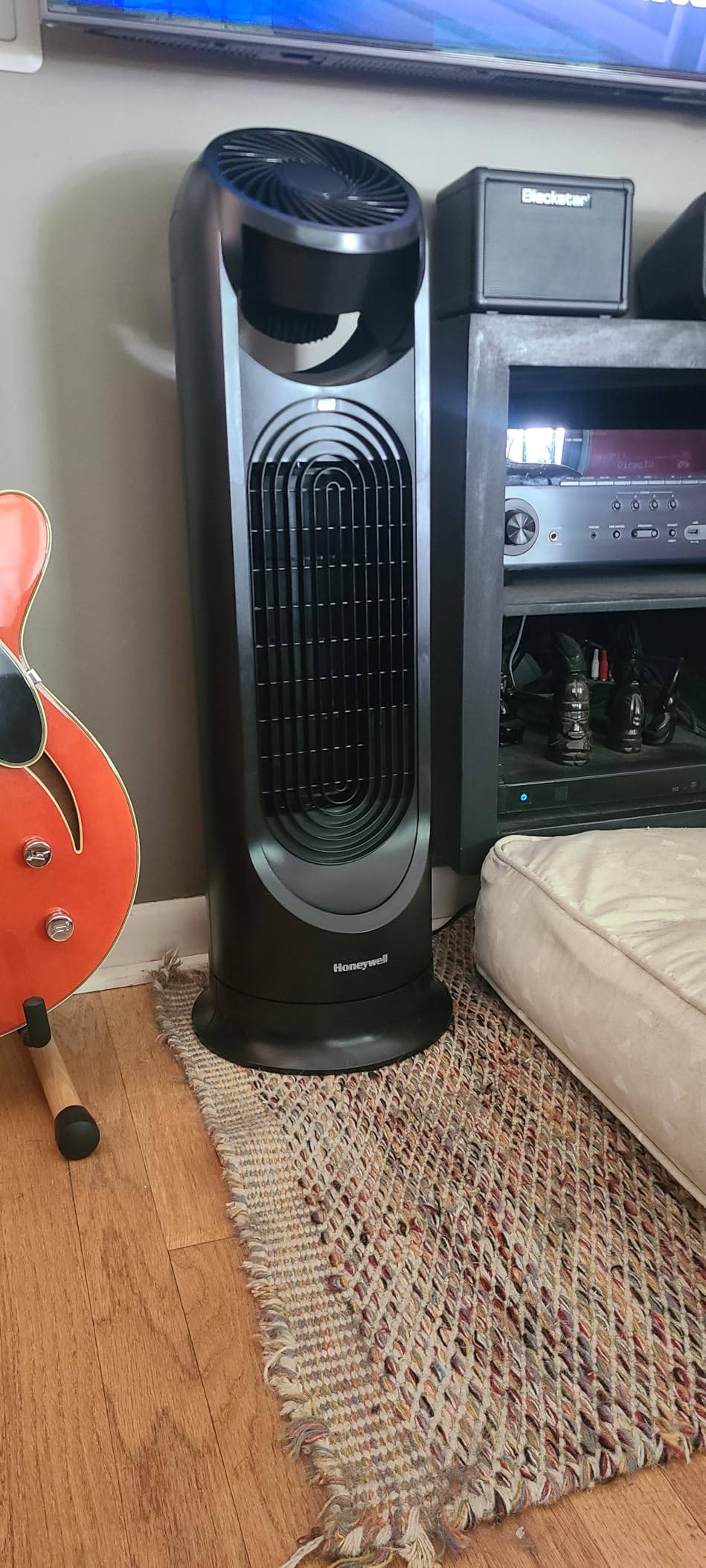 Honeywell TurboForce Tower Fan, Black, HYF500 customer photo 1