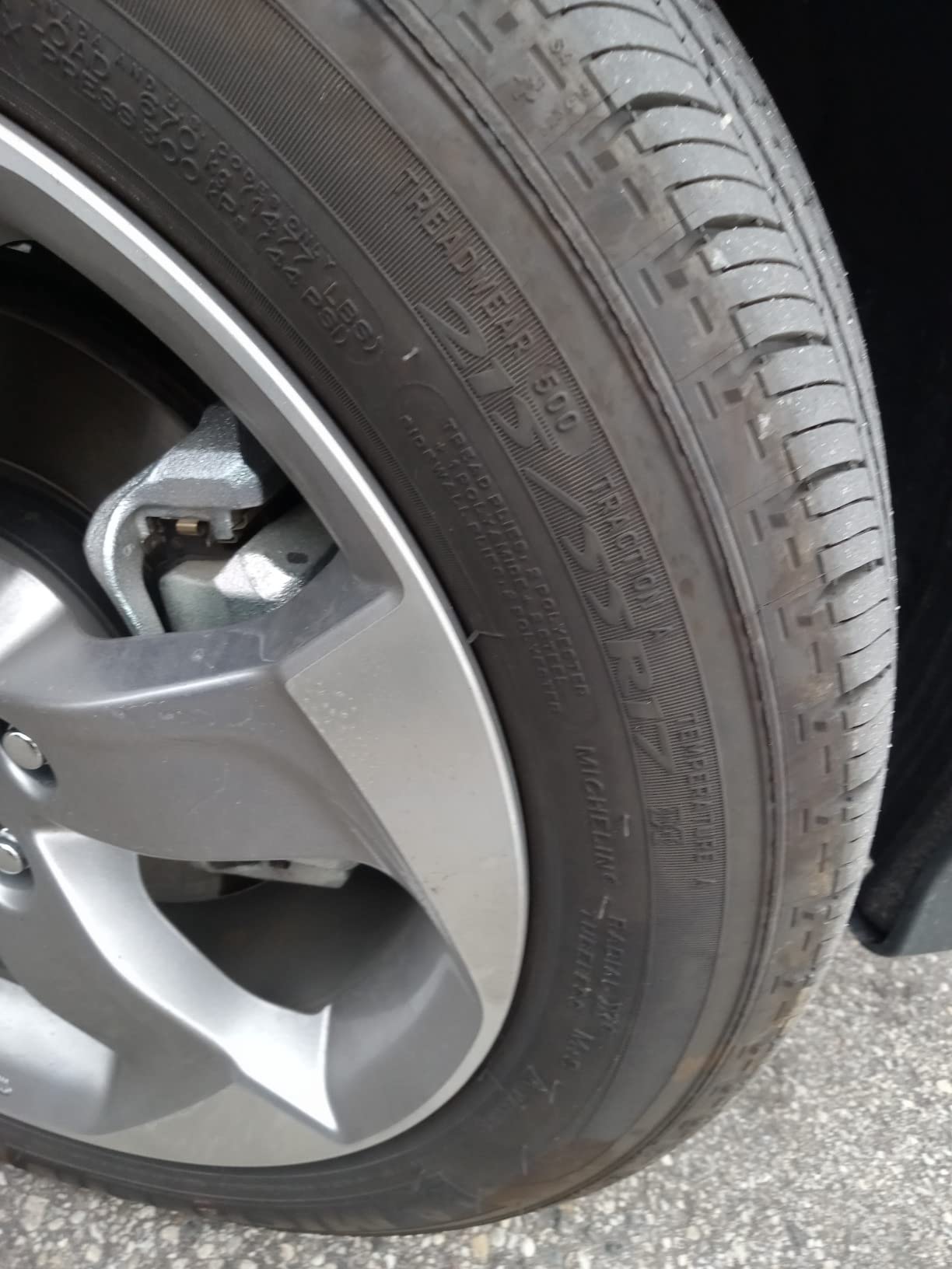 Starfire Solarus AS All-Season 225/65R17 102H Tire customer photo 1