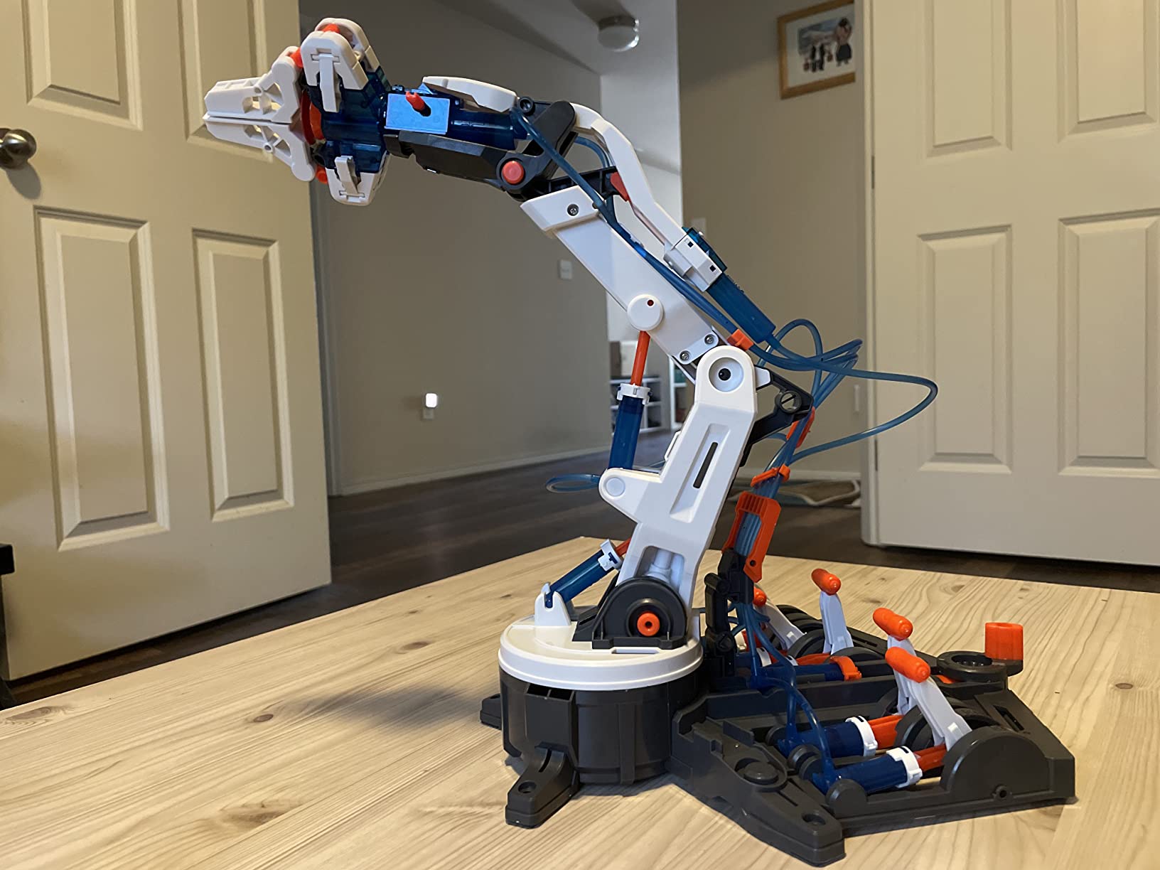 TEACH TECH Hydrobot Arm STEM Hydraulic Building Toy for Kids Ages 12+ customer photo 1