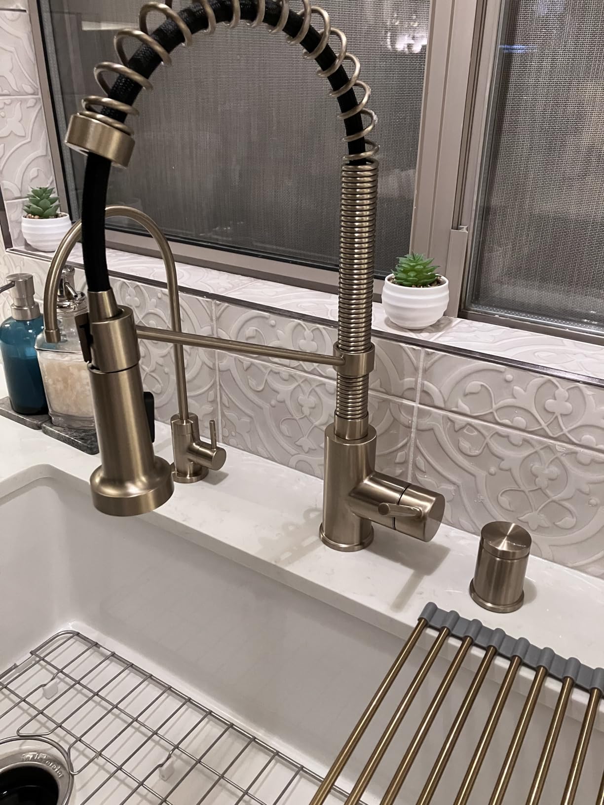 KRAUS Stainless Steel Matte Black Pull Down Kitchen Faucet KPF-1610SFSMB customer photo 1