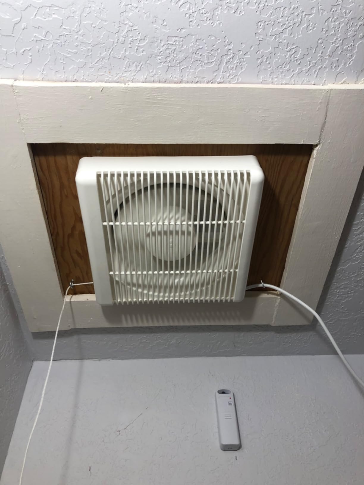 Reversible Window Exhaust Fan for Bathroom: 8