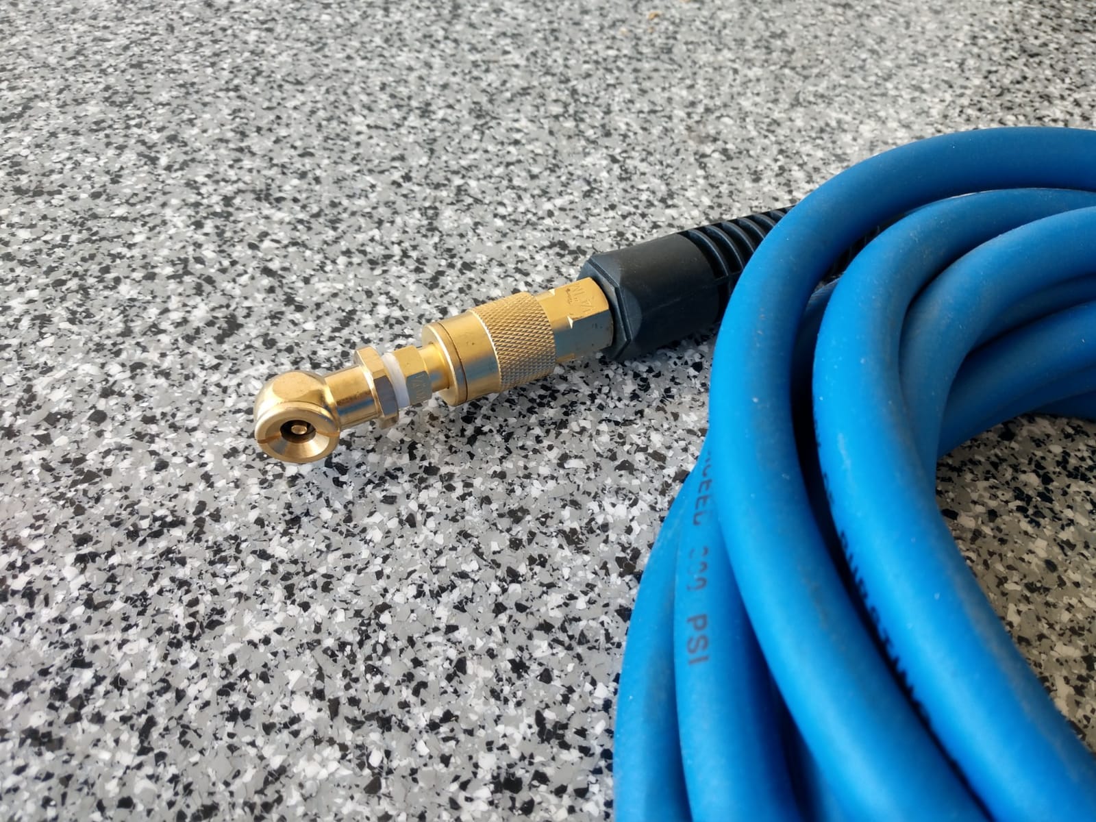 YOTOO Air Hose 3/8 in x 50 ft, Heavy Duty Hybrid Air Compressor Hose, Flexible, Lightweight, Kink Resistant with 1/4