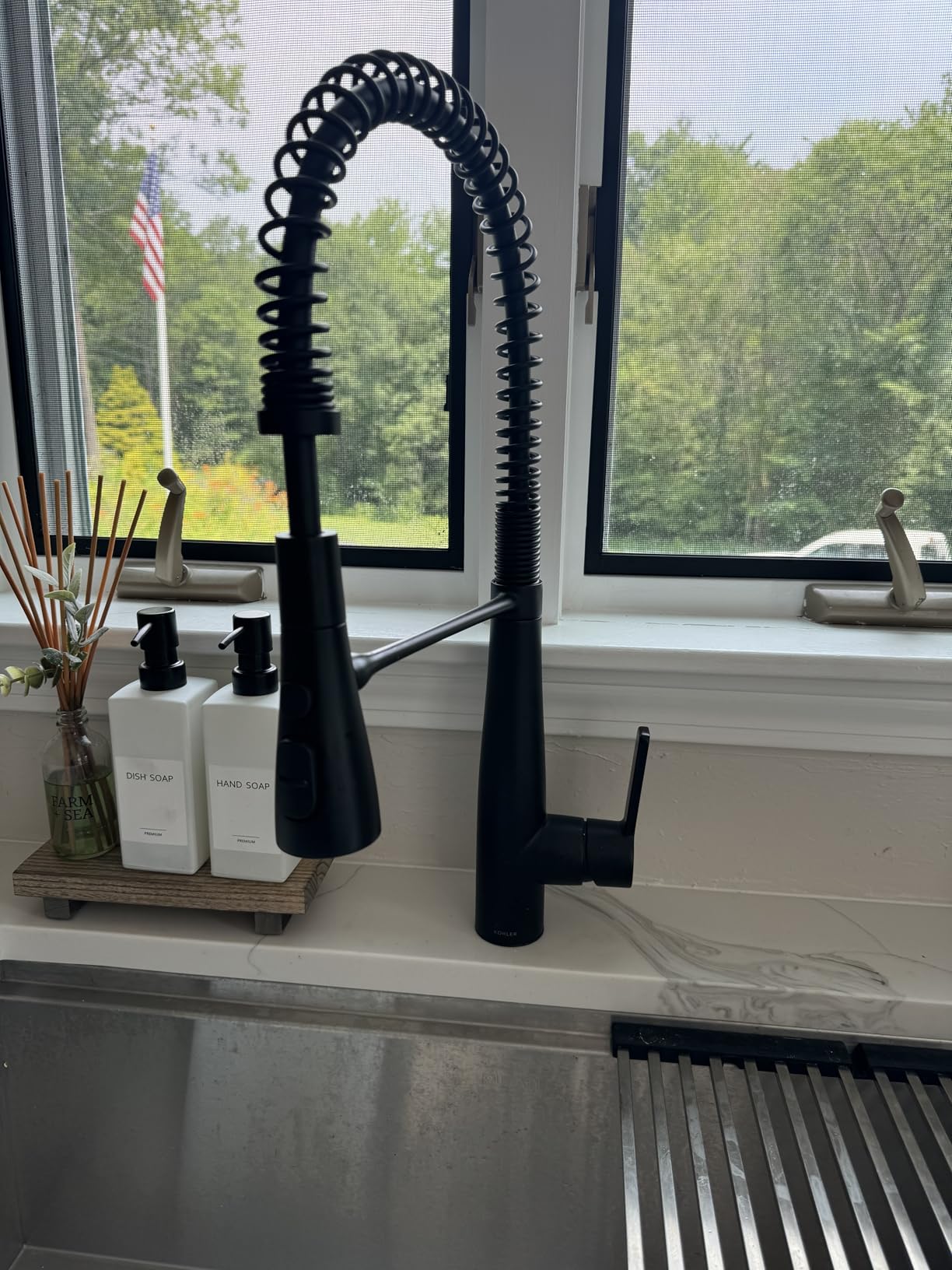KOHLER K-R22745-SD-VS Semi-Professional Kitchen Sink Faucets with Soap Dispenser, Commercial Kitchen Faucets with Pull Down Sprayer, Vibrant Stainless customer photo 1