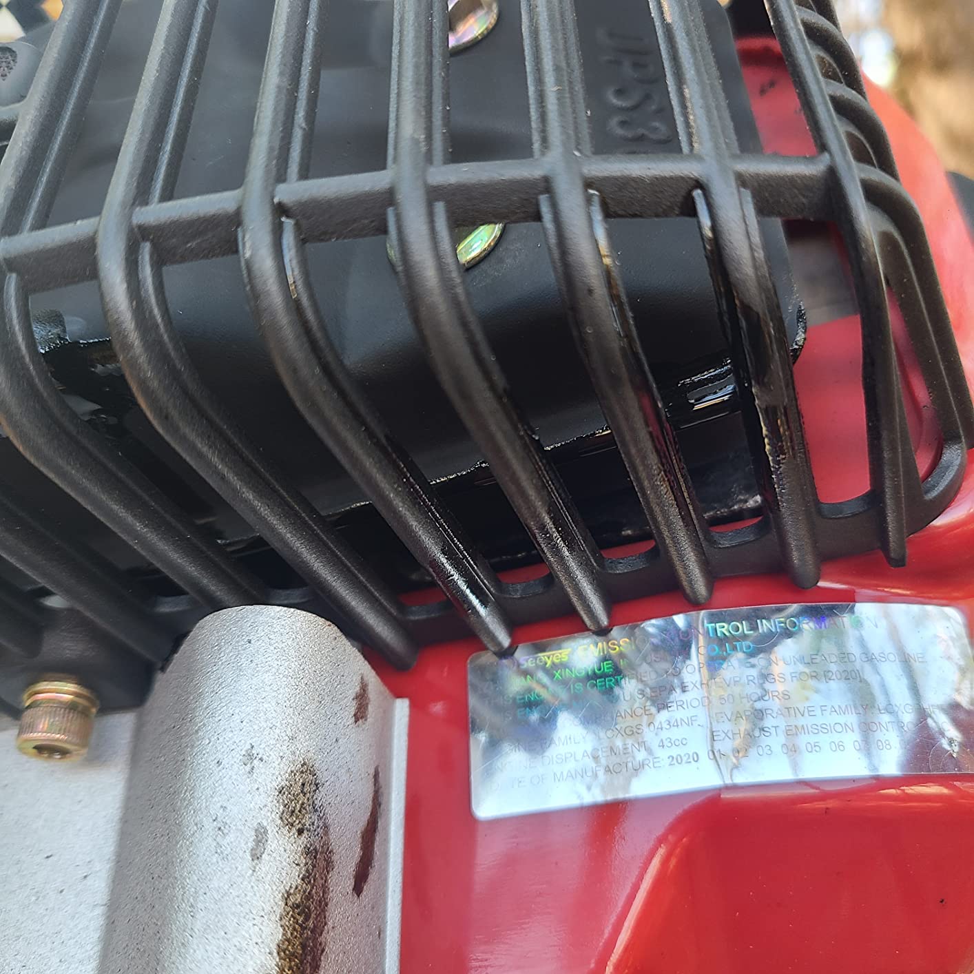 Earthquake E43 1-Person Earth Auger Powerhead, 43cc 2-Cycle Viper Engine, 30:1 Transmission, 5 Year Limited Warranty, Red or Black Auger Bit customer photo 1