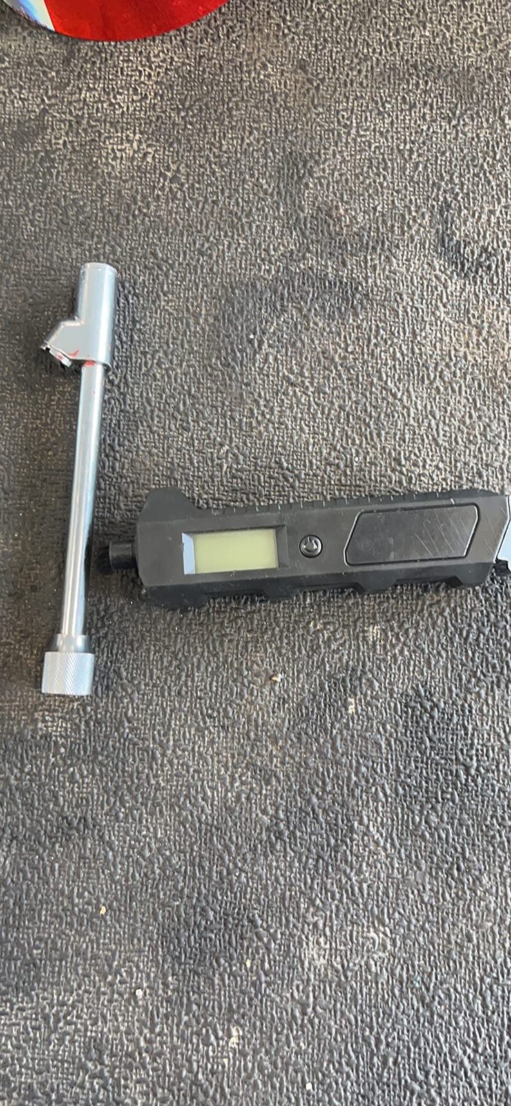 Number-one Digital Tire Pressure Gauge 230 PSI Auto Shut Off LCD Backlight Digital Display RV Heavy Duty Dual Head Rotatable Pressure Measuring Valve with LED Flashlight for RV Car Truck Motorcycle customer photo 2