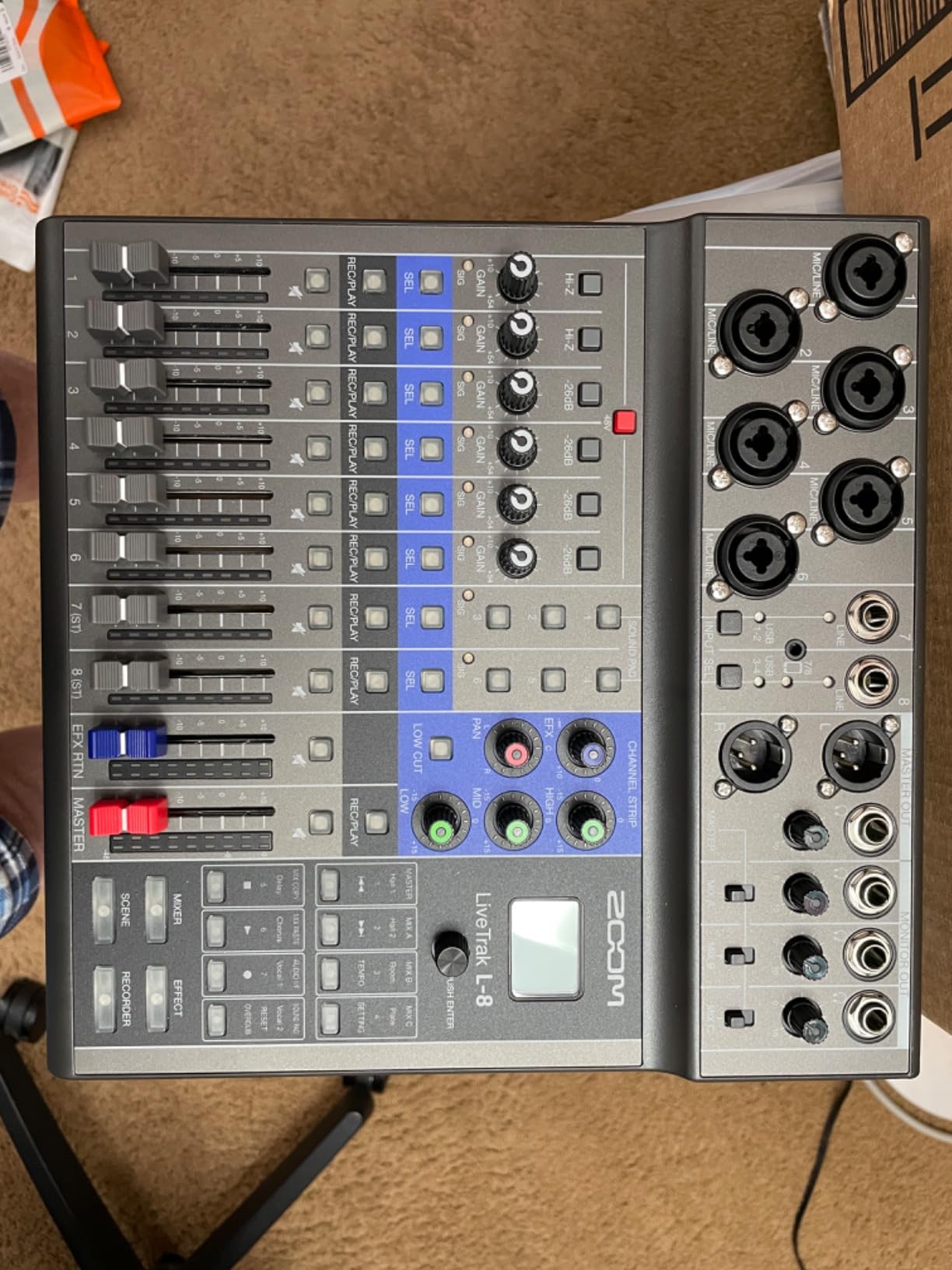 Zoom LiveTrak L-8 Battery Powered Mixer/Recorder for Musicians & Podcasters customer photo 1