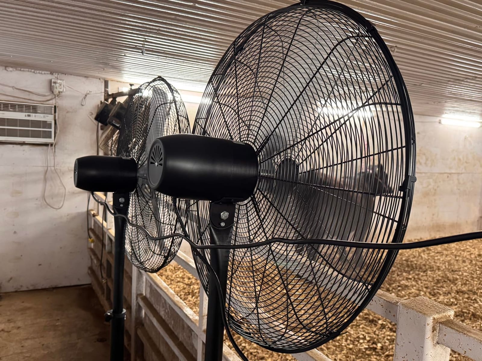 Tornado 8850 CFM 30 Inch Pedestal Fan Non-Oscillating High Velocity Fan Stationary, 3 Speed 10 FT Cord Metal, Commercial, Industrial Use, UL Safety Listed customer photo 2