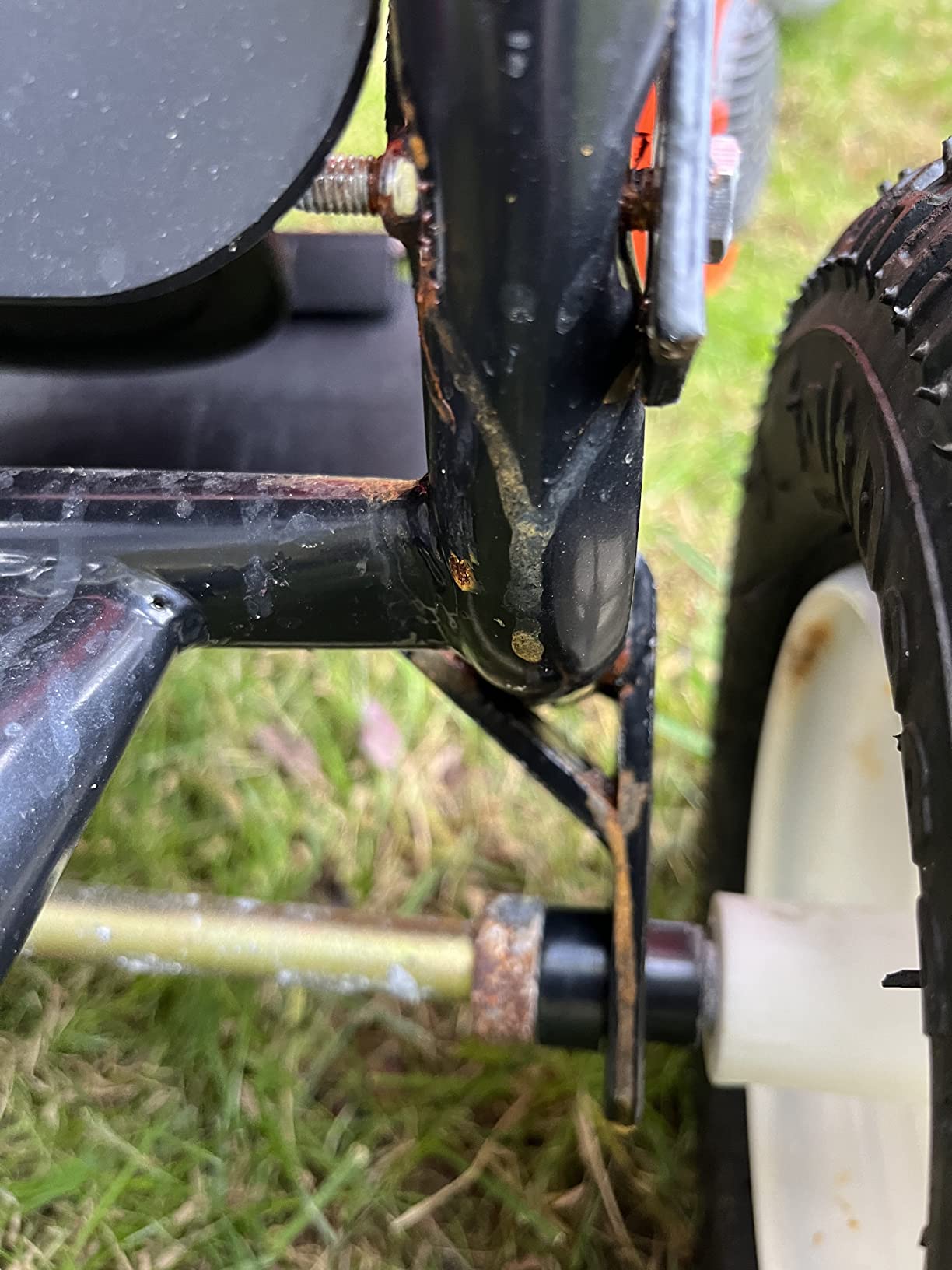 Buyers Products 3039632R 100 lb All-Season Walk-Behind Broadcast Spreader customer photo 1