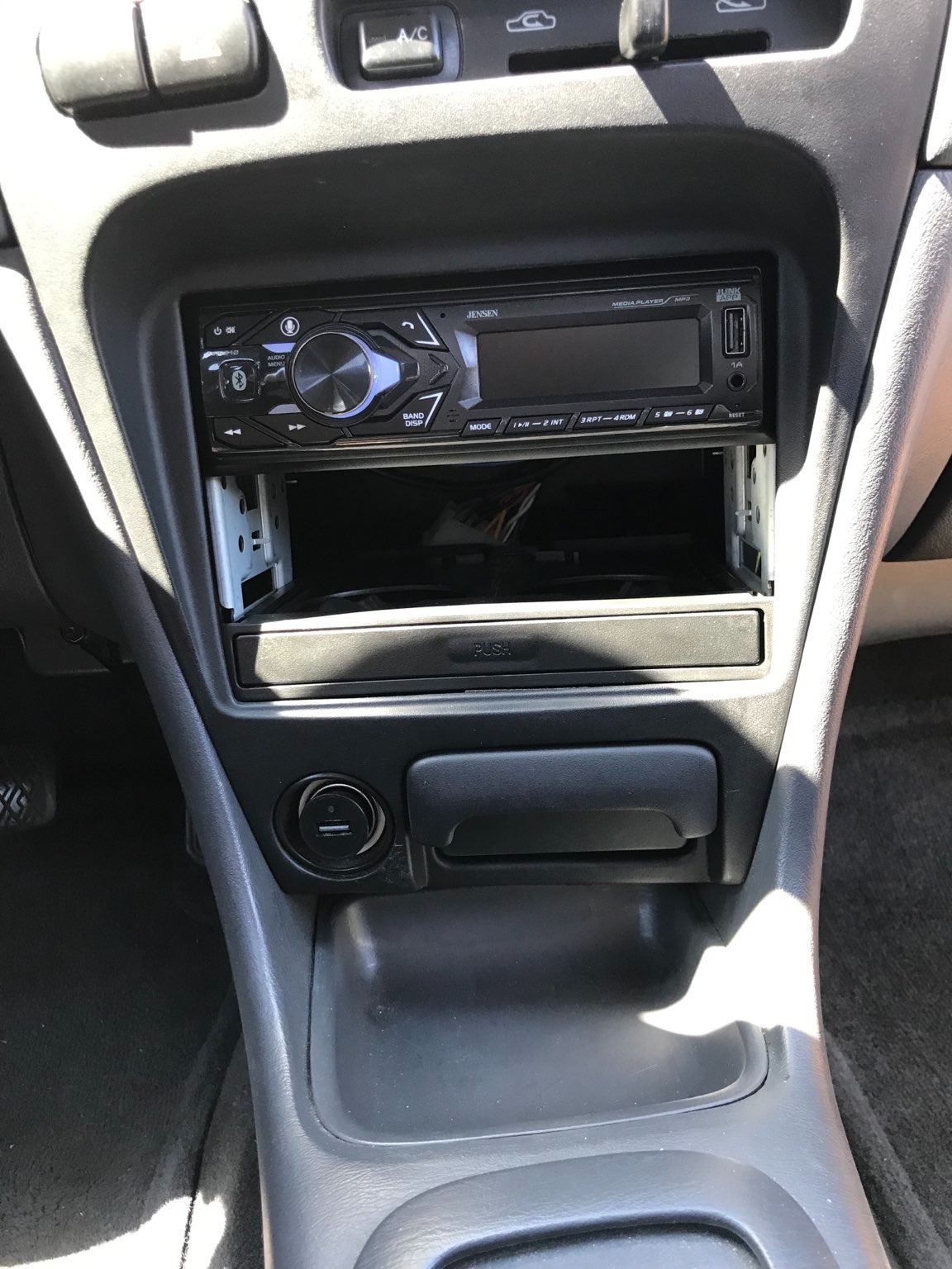 Jensen MPR210 Single DIN Bluetooth Car Stereo, Hands-Free, AM/FM, USB customer photo 2