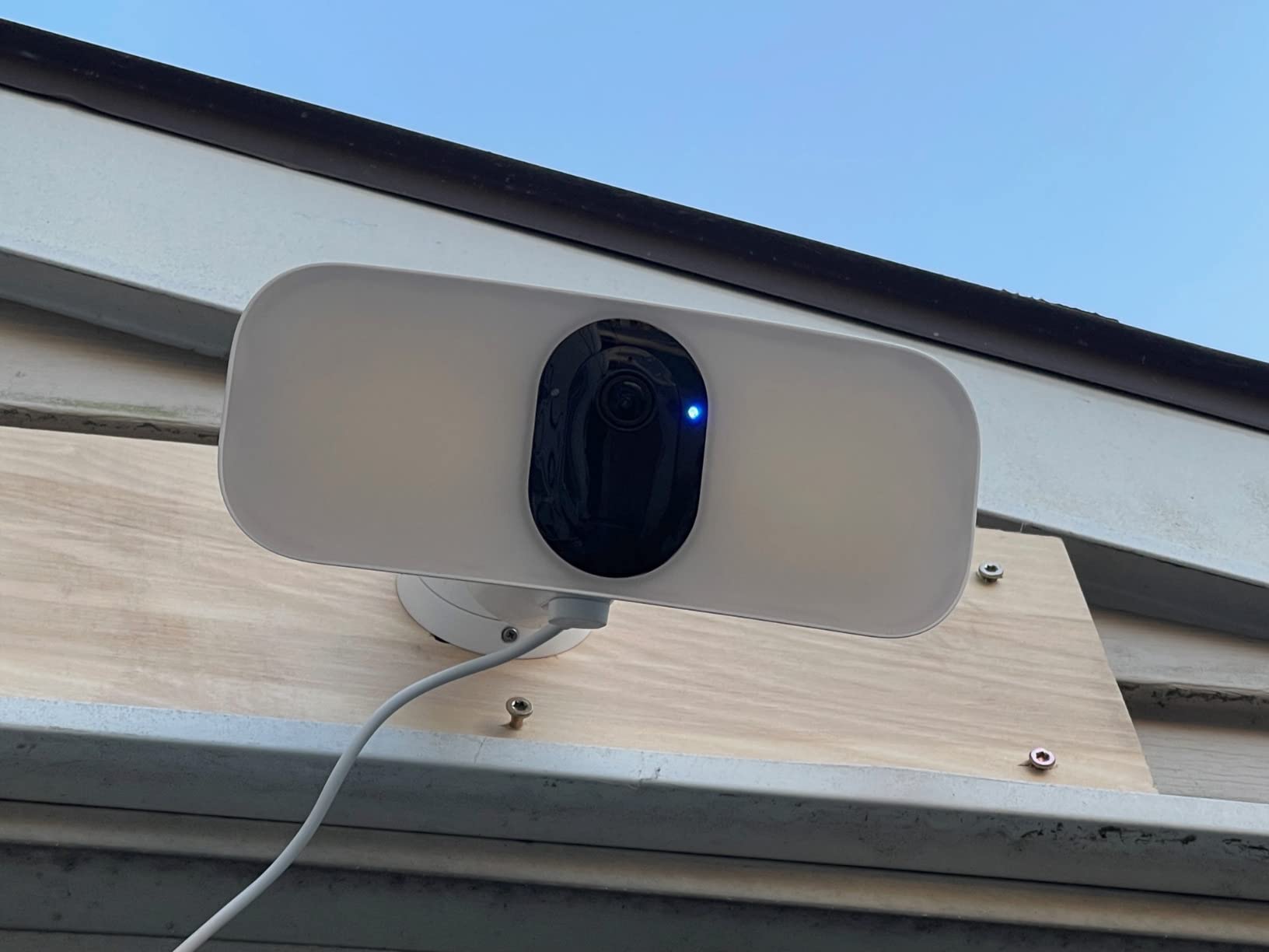 Arlo Wireless Floodlight Security Camera 2K HDR - 1-Cam customer photo 1