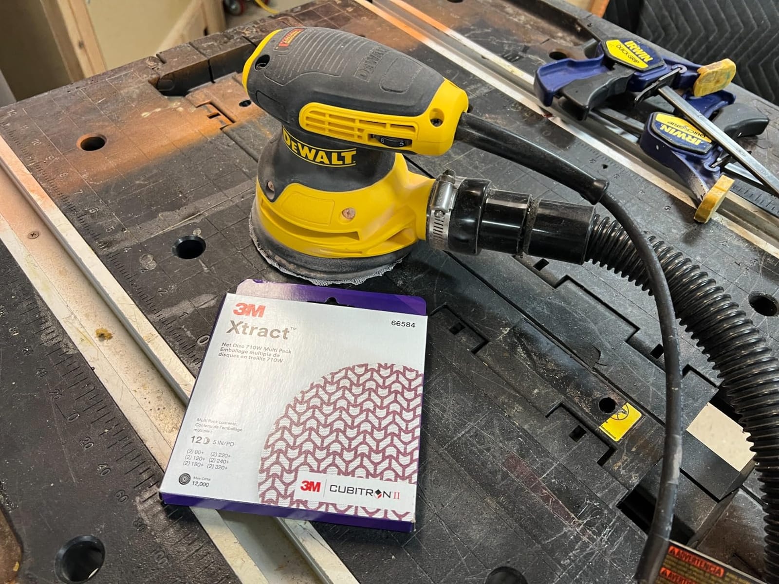 DEWALT Random Orbit Sander, Variable Speed, 5-Inch (DWE6423), Power Source Corded Electric customer photo 2