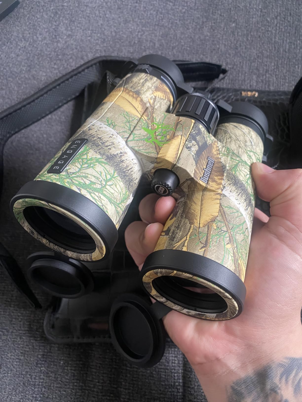 Bushnell Engage X 10x42mm Binoculars, IPX7 Waterproof and Lightweight Binoculars for Hunting, Travel, and Camping customer photo 2