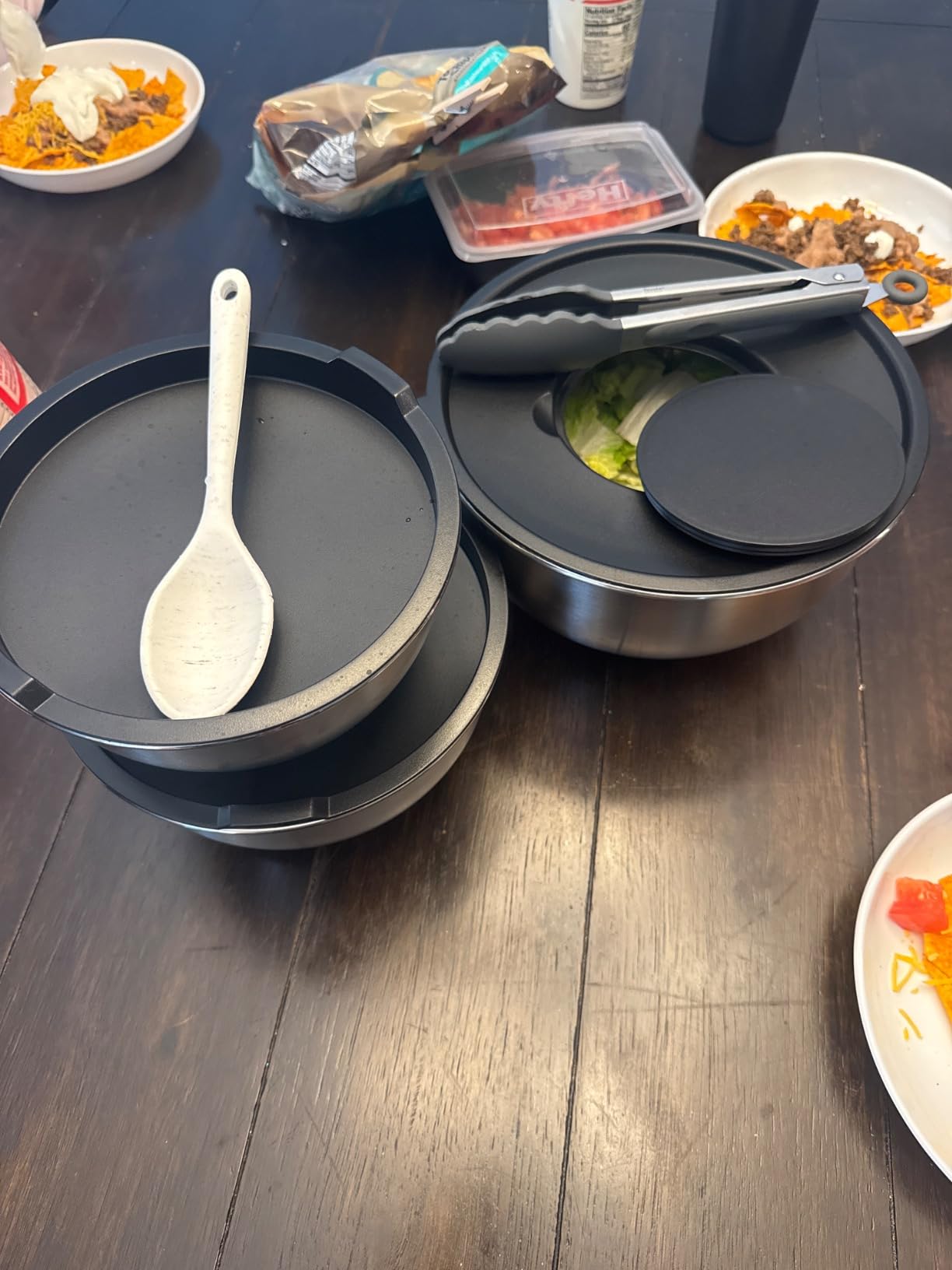 Wildone Mixing Bowls with Airtight Lids Set, 5PCS Stainless Steel Nesting Bowls with Grater Attachments & Non-Slip Bottoms, Size 5, 3, 2, 1.5, 0.63 QT, Great for Mixing & Serving, Khaki customer photo 1