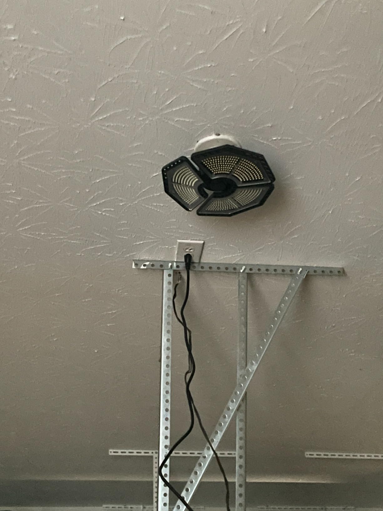 K KERNOWO LED Garage Lights, 140W 18500 Lumens Garage Lighting, 6000K Daylight with Deformable Three Panel Ceiling Light Fixture E26/E27 Triple Glow LED Shop Light for Basement Workshop Warehouse customer photo 2