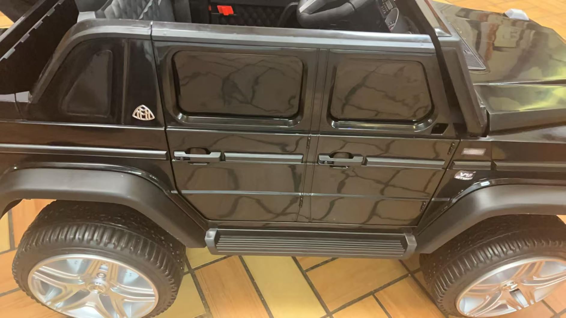 JOYLDIAS Ride On Cars, Licensed Mercedes-Benz Maybach G650S customer photo 1