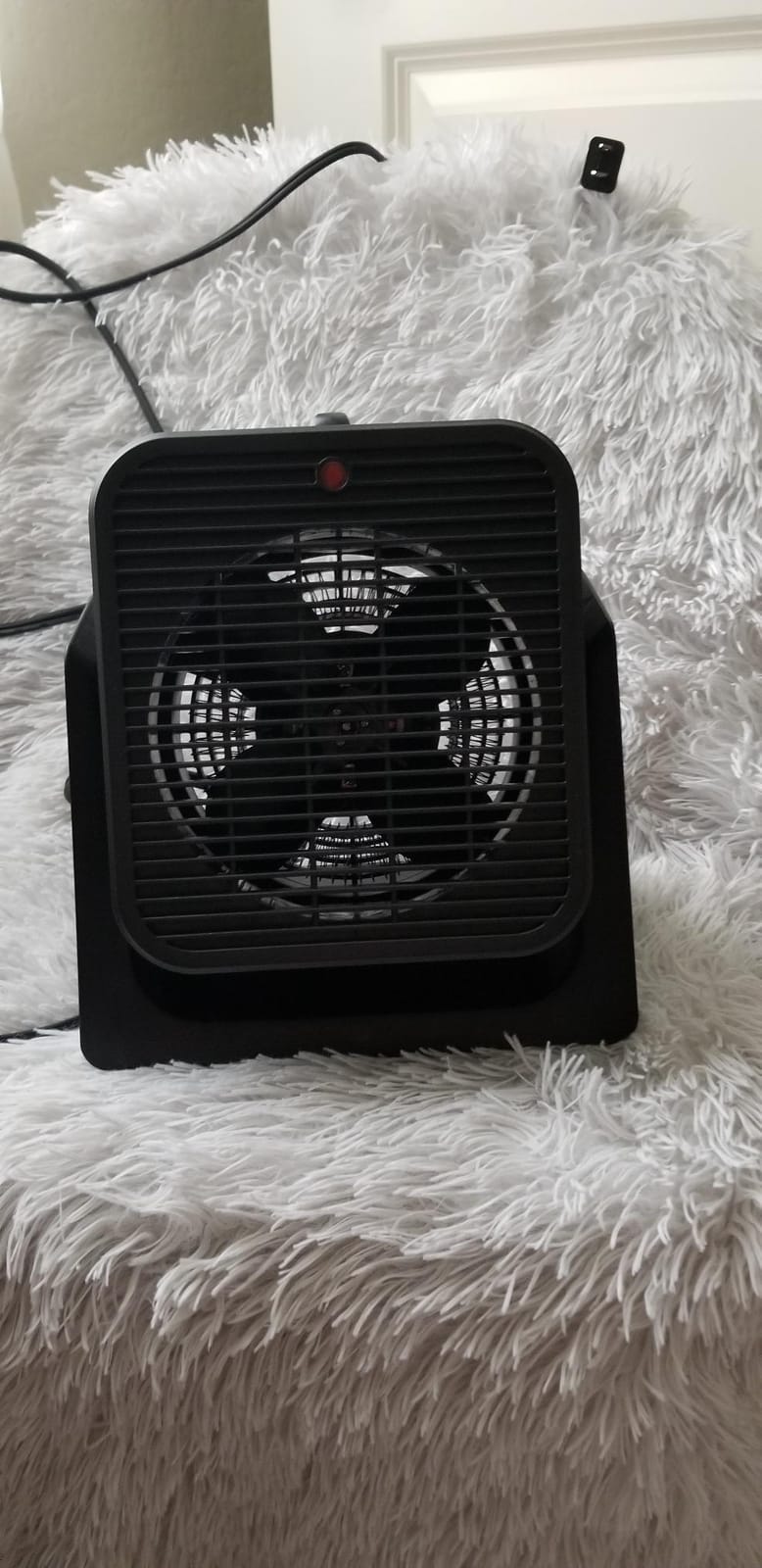 TRUSTECH 2 in 1 Fan and Heater Fan Combo, Portable Cooling Desk Fan, 45° Tilt Air Circulator Fan, 2 Wind Speeds, Tip-Over and Overheat Protection, Space Heater for Indoor Use Home Office, Black customer photo 1
