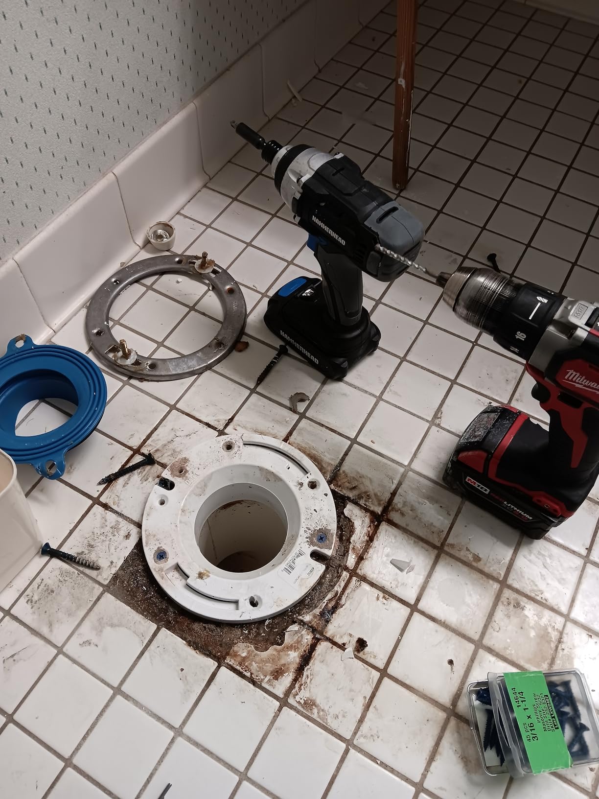 Hammerhead 20V Cordless 2-Tool Combo Kit: Drill and Impact Driver with 1.5Ah Battery and Charger - HCC2020 customer photo 2