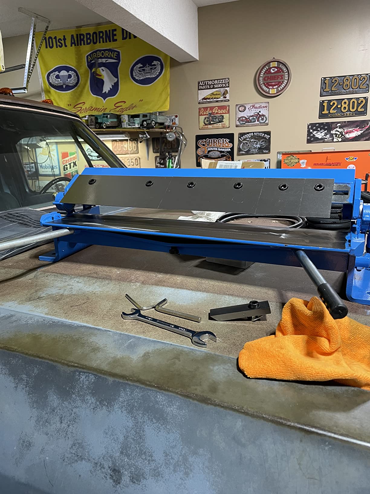 KF5006 Box and Pan Brake Sheet Metal Folder Bending Brake Metal Forming Machine Max Capacity 24 Inch (610mm) 20 Ga (1.0mm) with 5 Fingers 0-135 deg customer photo 1
