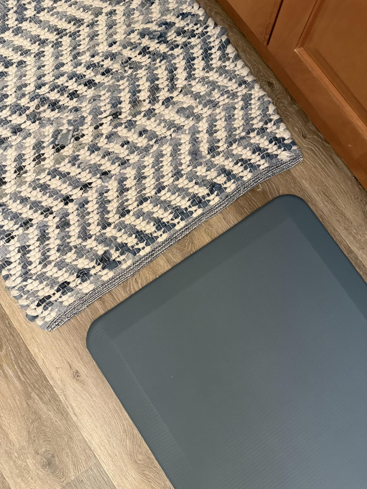 ComfiLife Anti Fatigue Floor Mat – 3/4 Inch Thick Perfect Kitchen Mat, Standing Desk Mat – Comfort at Home, Office, Garage – Durable – Stain Resistant – Non-Slip Bottom (24