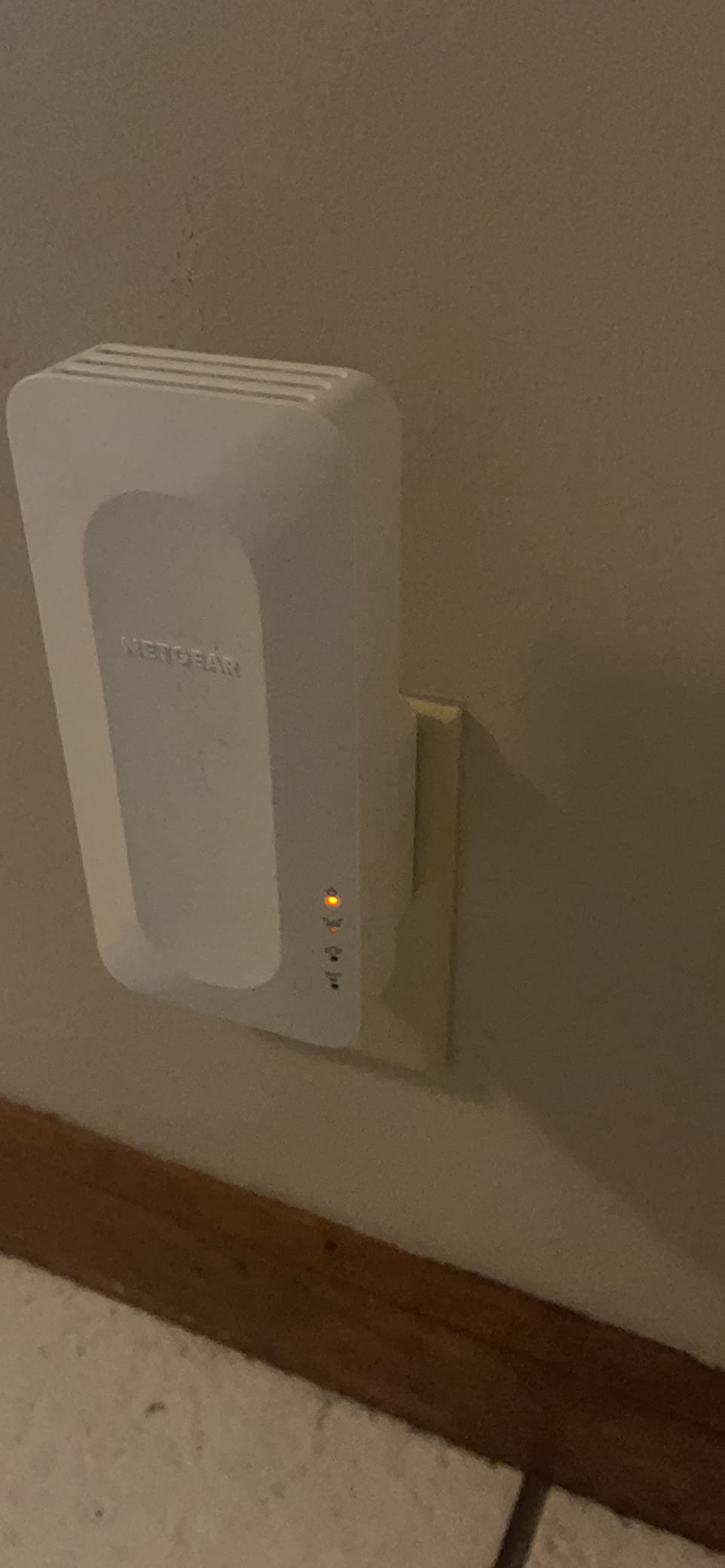 NETGEAR WiFi 6 Mesh Range Extender (EAX15) - Add up to 1,500 sq. ft., 20 Devices with AX1800 Dual-Band Wireless Signal Repeater (up to 1.8 Gbps Speed), WPA3 Security, One Network Name customer photo 1