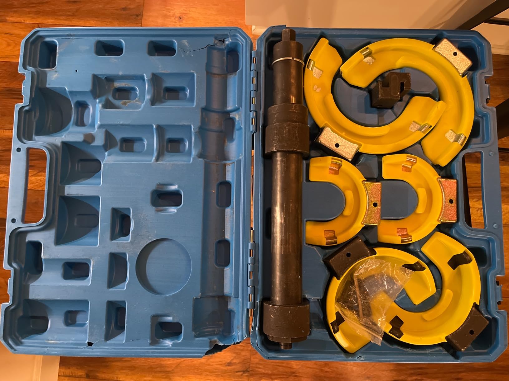 DAYUAN 1000kg Macpherson Strut Coil Spring Compressor Tool Kit customer photo 1