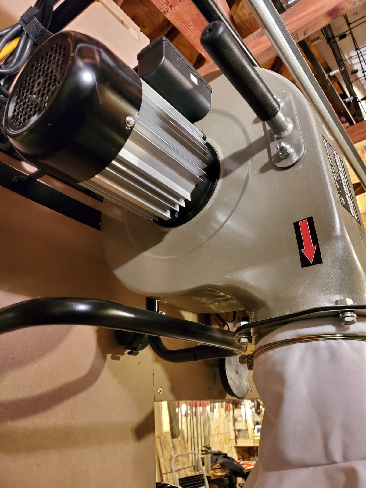 BUCKTOOL 1HP 6.5AMP Wall-mount Dust Collector with Remote Control and 2-micron Dust Filter Bag 550CFM Air Flow DC30A-1 customer photo 1
