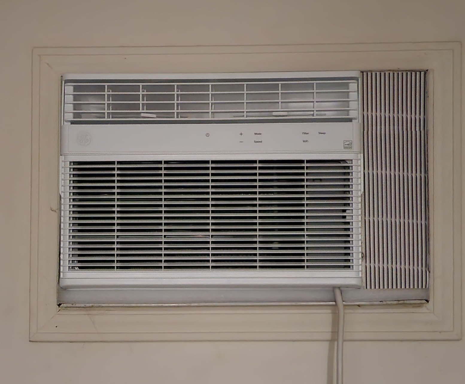GE Window Air Conditioner 10000 BTU, Wi-Fi Enabled, Energy-Efficient Cooling for Medium Rooms, 10K BTU Window AC Unit with Easy Install Kit, Control Using Remote or Smartphone App customer photo 1