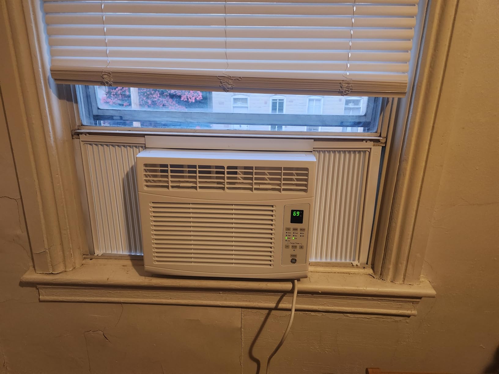 GE Electronic Window Air Conditioner 6000 BTU, Efficient Cooling for Smaller Areas Like Bedrooms and Guest Rooms, 6K BTU Window AC Unit with Easy Install Kit, White customer photo 1