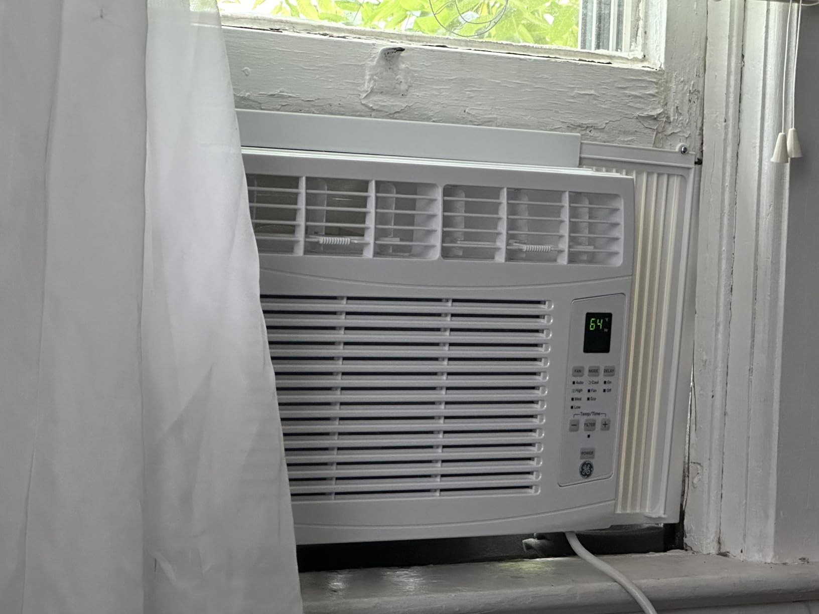 GE Electronic Window Air Conditioner 6000 BTU, Efficient Cooling for Smaller Areas Like Bedrooms and Guest Rooms, 6K BTU Window AC Unit with Easy Install Kit, White customer photo 2