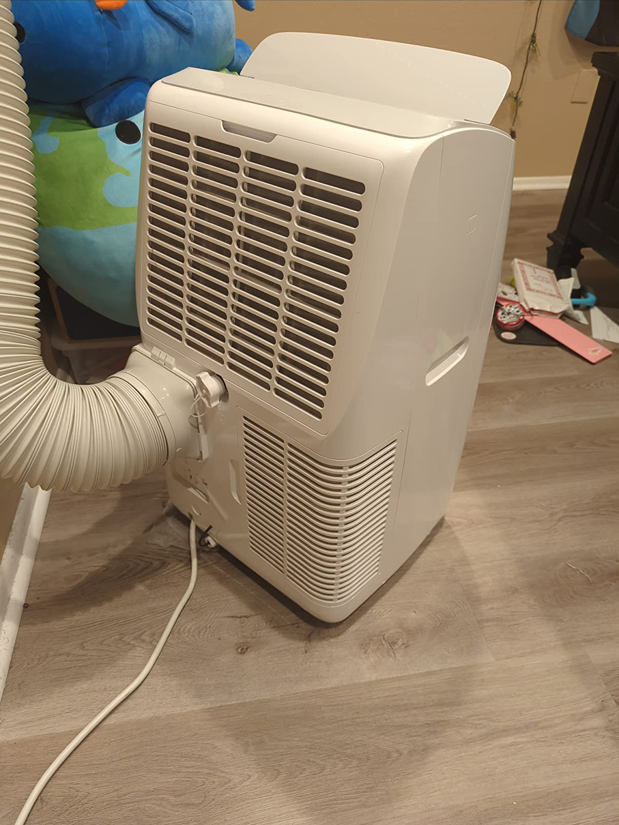 BLACK+DECKER Portable Air Conditioner with Heat, 14,000 BTU with 12,000 BTU Heating for Rooms Up To 700 Sq. Ft., Portable AC with Follow Me Remote Control, BPT10HWTB, White customer photo 1