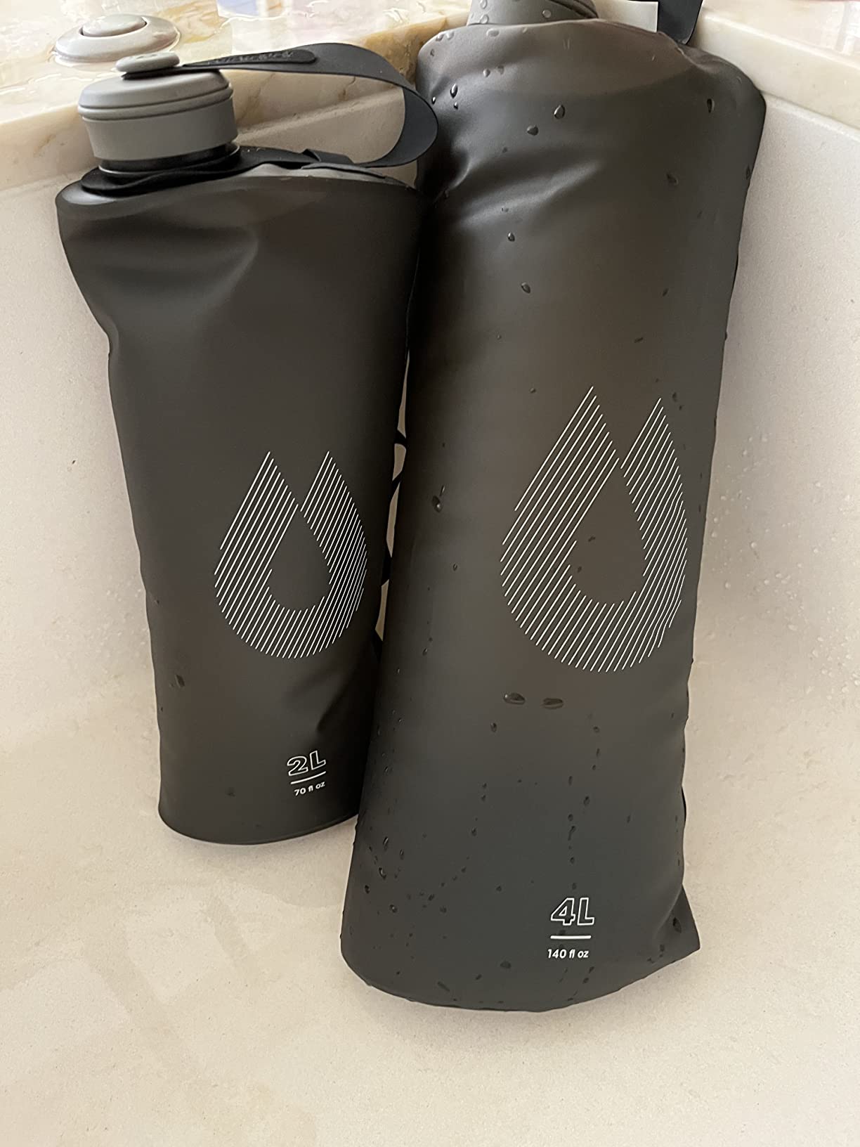HydraPak Seeker Collapsible Camping Water Storage (2L, Mammoth Grey) customer photo 1