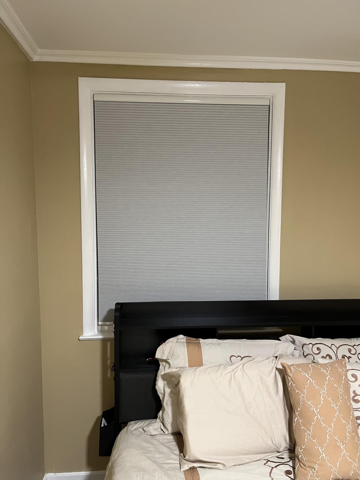 Allesin Cordless Blackout Cellular Shades, Honeycomb Blinds for Windows, Thermal Insulated & Noise Dampening, Room Darkening Window Coverings for Bedroom & Nursery, White, 27